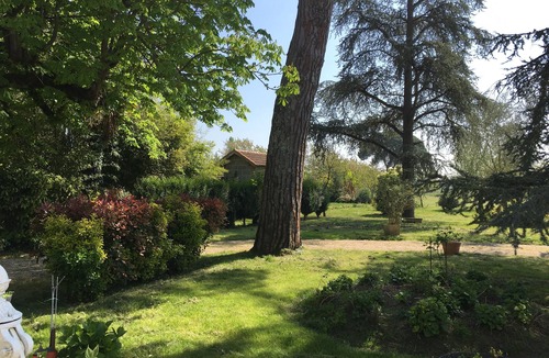 Montcaret Apartment | Lovely T2 apartment in a traditional Girondine set in wooded grounds