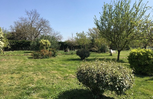 Montcaret Apartment | Lovely T2 apartment in a traditional Girondine set in wooded grounds