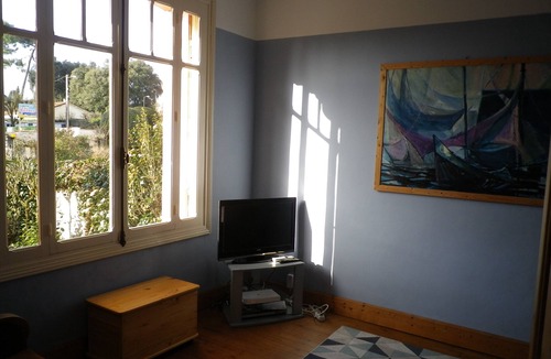 Meschers-sur-Gironde House | Lovely VILLA. WALK to Beach,restaurants,town,shops family friendly, WIFI, 12pers