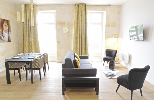 Grand Parc-Paul Doumer Apartment | Luxe
