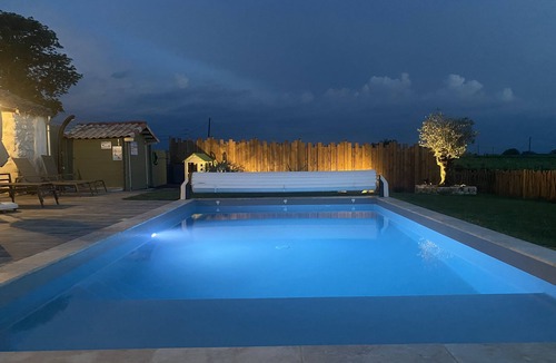 Les Leves-et-Thoumeyragues Villa | Luxury stone house with view and heated pool
