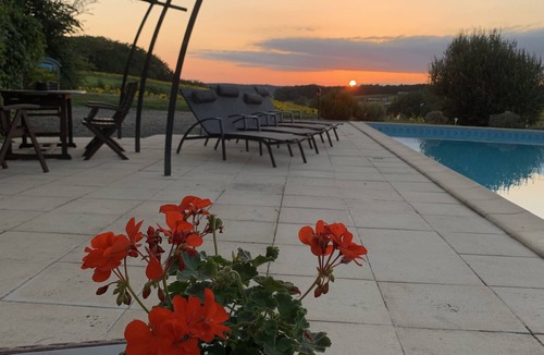 Saint-Capraise-d'Eymet House | Luxurious farmhouse property with chic barn conversion & fabulous pool
