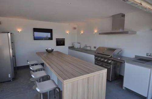Les Issambres Villa | Luxurious Villa with Heated Infinity Pool and Stunning Mediterranean Views