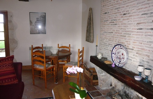 Boisse Cottage | luxury gite for couples, no children. Peace, great views, large pool and spa.