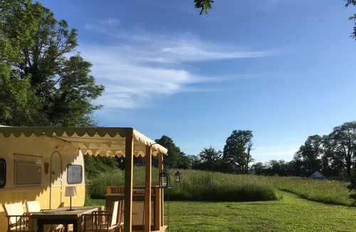 Auzances Cabin | Luxury Glamping (Vintage caravan and Bell Tents) in the heart of rural France