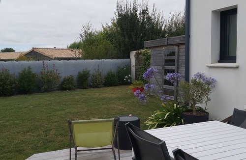 Thaire House | Luxury house, garden, thalasso at 6 kms