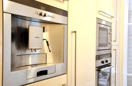 Saint Seurin - Fondaudege Apartment | Luxury, spacious, patio, near public gardens