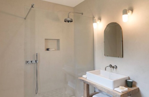 Les Estagnots Villa | Luxury Villa - 5 mins walk to the beach - private pool