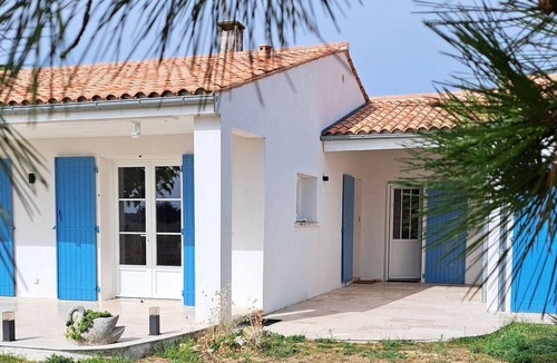 Cheray Villa | Magnificent renovated villa in a quiet environment near the sea with swimming pool