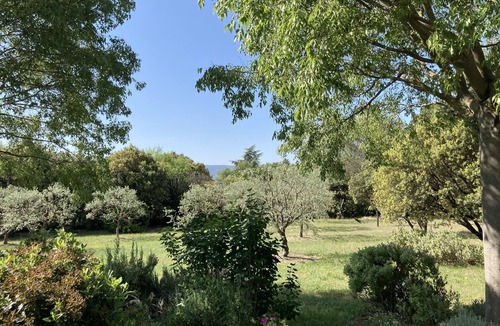 Cabrieres-d'Avignon Villa | Magnificent 5 bedroom villa with pool near Gordes
