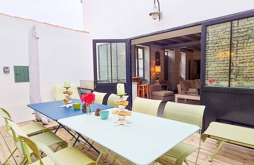 Sainte-Marie-de-Re House | Magnificent village house 50m from the market
