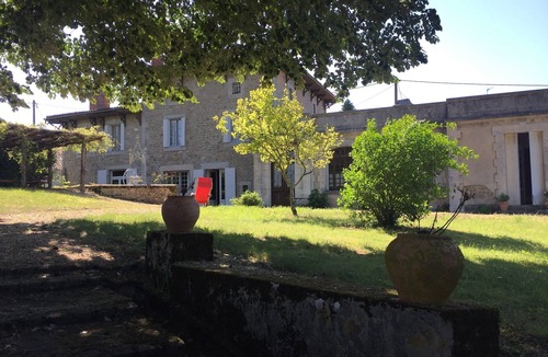 Busserolles House | Magnificent house with large garden and private pond