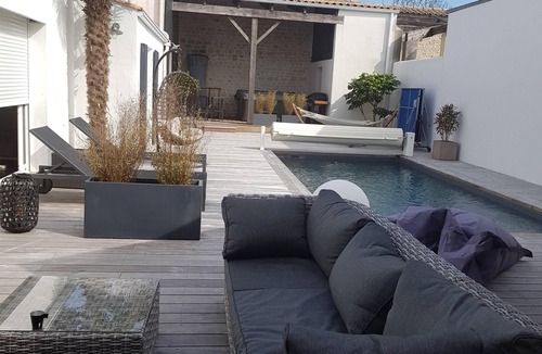 Puilboreau Villa | Magnificent house with swimming pool in a quiet cul-de-sac