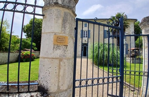 Montboyer House | Magnificent Manor House