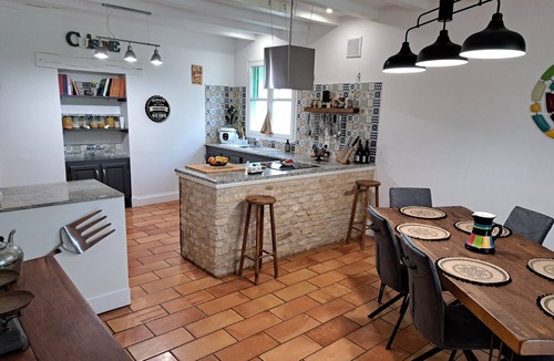 Cisse House | Magnificent stone farmhouse 10 minutes from Futuroscope