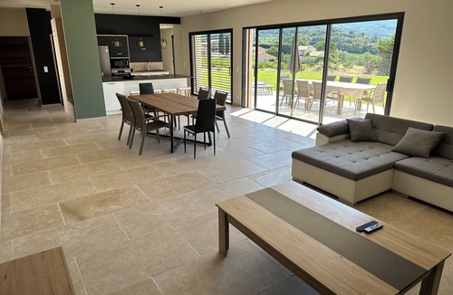 Seguret Villa | Magnifique Villa Neuve Avec vue sur les Dentelles de Montmirail!