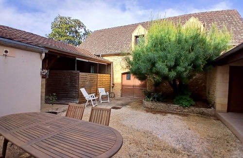 Saint-Leon-sur-Vezere House | MAISON ANCIENNE DE FAMILLE AU CŒUR D'UN VILLAGE DU PÉRIGORD NOIR