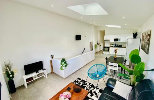 Floirac Apartment | Maison Arkéa Aréna avec ménage, draps et serviettes inclus