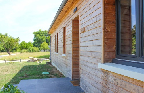 Saint-Yzans-de-Medoc Cottage | Maison au cœur du vignoble - cottage in the Médoc between vineyards and estuary.