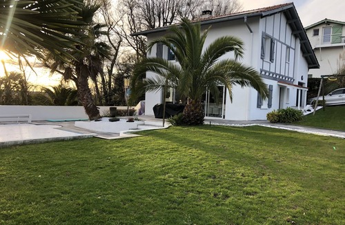 Mouguerre House | Maison Avec Piscine Chauffee
