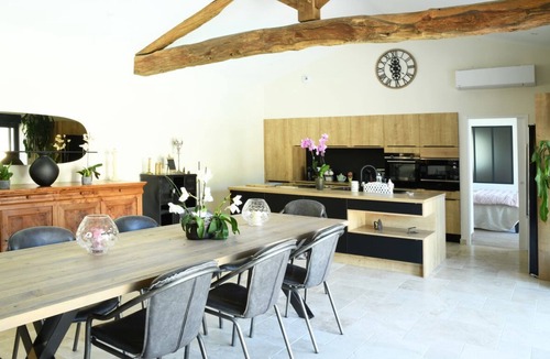 Sigogne House | Maison Avec Piscine et Jacuzzi