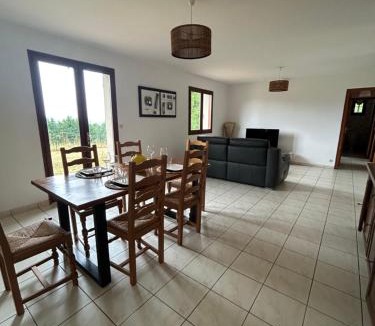 Azerat House | Maison avec verger