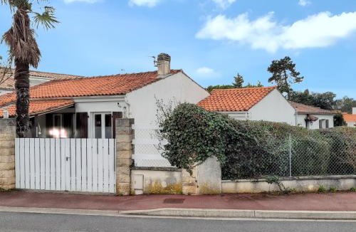Vaux-sur-Mer House | Maison charmante à Vaux-sur-Mer avec jardin clôturé