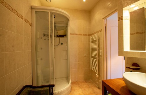 Saint-Amand-de-Vergt Bed & Breakfast | Maison Croix du Sud/Chambre Coquelicot