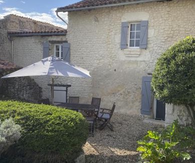 Salles-Lavalette House | Maison d'Amis