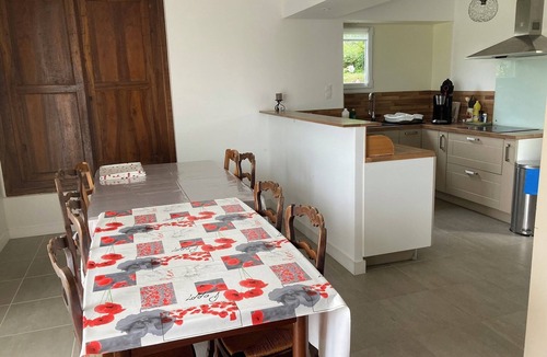 Saint-Genies House | Maison de Campagne Spacieuse et Rénovée Proche de Lascaux, 6 Personnes