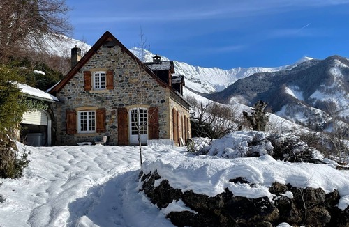 Aydius House | Maison de Charme Avec vue Imprenable Dans le Village D'aydius ; Calme Assuré!