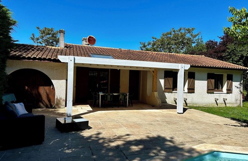 Jau-Dignac-et-Loirac House | Maison DE Vacances Pour 6 Personnes