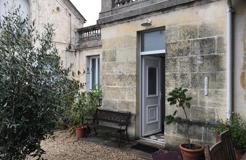 Castillon-la-Bataille Apartment | Maison de Vin