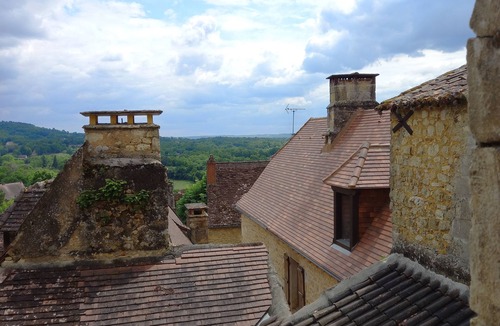 Domme House | Maison de Ville Rénovée Avec Cour, au Cœur de la Bastide de Domme