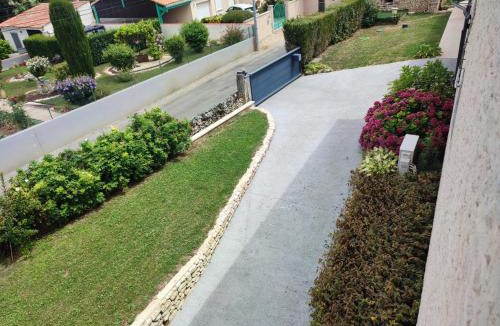 La Creche House | Maison des Hauts, terre de lavoirs