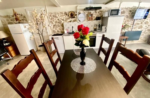 Tabanac House | Maison des Vignes with cleaning, sheets and towels included
