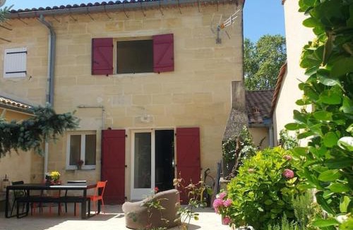 Camblanes-et-Meynac House | Maison en pierre avec jardin proche de Bordeaux
