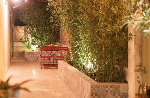 Fontvieille House | maison entière de village Fontvieille avec piscine