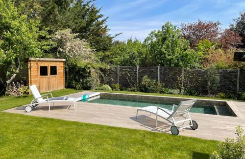Saint-Palais-sur-Mer Villa | Maison familiale- jardin & piscine-600m plage