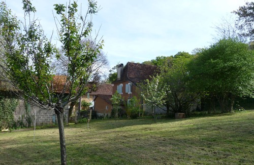 Piets-Plasence-Moustrou House | Maison de Campagne Fleurie, Calme , Entourée d un Grand Jardin
