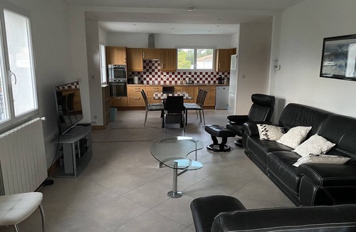 Saint-Georges-de-Didonne House | Maison Entiere 200 M² 12/15 Pers. Piscine Privee- 400m Plage Royan Parc - Calme
