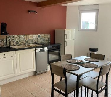 Beauvoir-sur-Niort House | Maison idéale pour 2 personnes, garage clos et Wifi