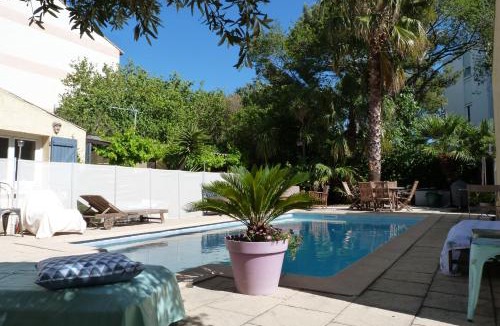 Vielle-Chapelle Villa | Maison jardin grande piscine , sortie bateau possible