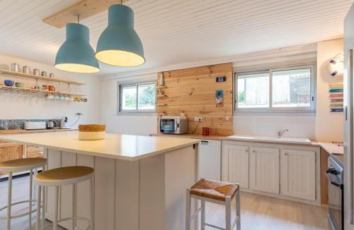 Mimizan House | Maison rénovée 100m de l'océan avec jardin clos, 5 ch., 3 sdb, pour 12 personnes, WiFi - FR-1-50-94