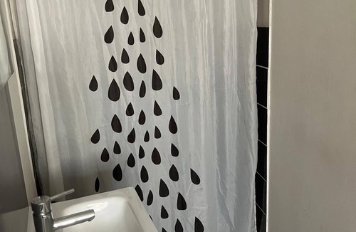 Villenave-d'Ornon House | Maison Teranga au Bourg Avec 2 Places de Parking Gratuites