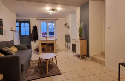 Surgeres Apartment | Maisonnette design Le Cosy - Amazon Prime - à 3mn à pied du marché - non climatisé -