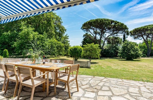 Javrezac Villa | Manoir Colombard - Six Bedroom Villa, Sleeps 12