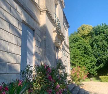 Chaniers House | Manoir majestueux à Chaniers avec piscine privée
