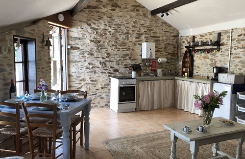 Chalais Cottage | Maple Tree Gite 2 bed