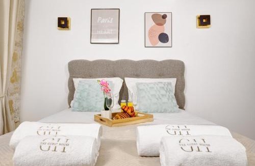 La Celle-sous-Gouzon Apartment | Marie Stuart Gem Heart of Montorgueil